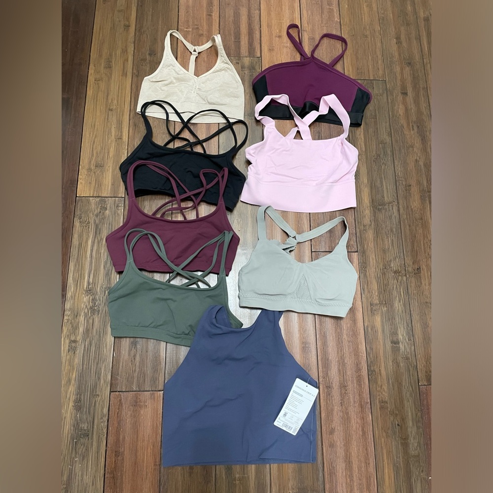 Bundle of 8 Athleta sports bras xs/s
